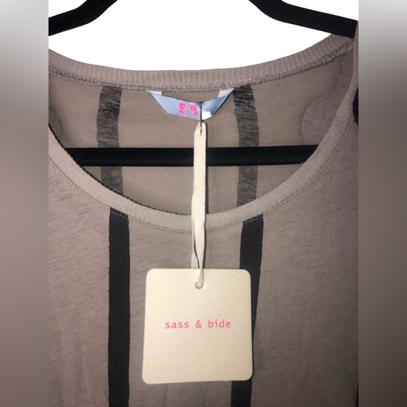 NEW Sass & Bide Lightweight Gray/ Tan Striped Beaded Shoulder Tee Size Small - Picture 5 of 7